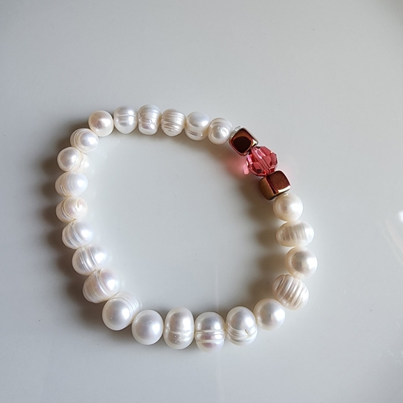 Chic White Pearl and Pink Bead Bracelet - Picture 5 of 5